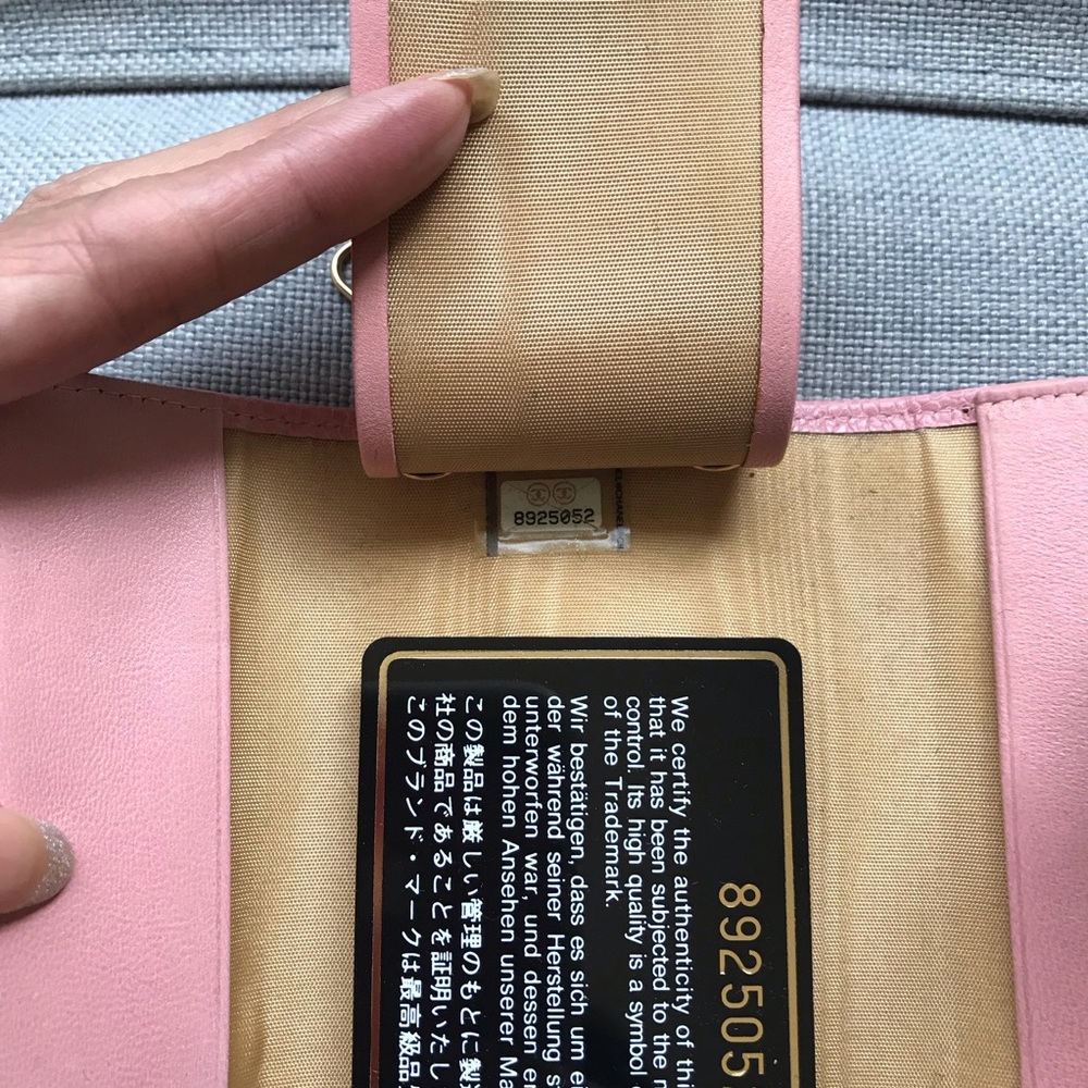 Chanel Caviar Leather Classic Key Holder - Picture 6 of 8